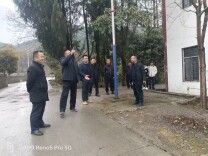 校银联动赋能乡村振兴！龙山县第一职业中学与县农发行共赴花桥村解民忧