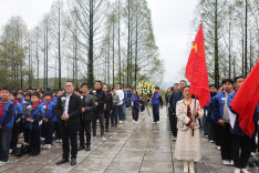 赓续英烈精神 争做时代新人——泸溪县思源实验学校开展清明祭英烈主题活动