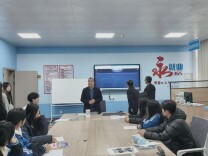 江永县职业中专学校举办 “青春π”求职加油站活动