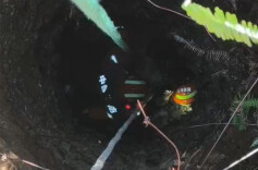 为一口蕨菜坠入7米枯井，消防火速“下井”救援