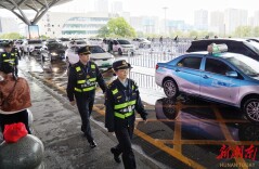 长沙交通执法护航清明平安出行