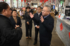 沈晓明检查安全生产和社会稳定工作