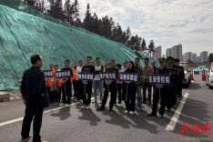 安仁县交通运输局开展防汛道路抢险应急演练