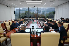 周健主持召开新区街镇书记抓基层党建工作座谈会 