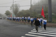 攸县震林中学开展“主题党日+清明祭英烈”徒步毅行活动
