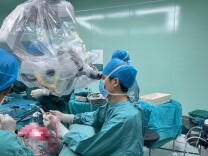 怀化市饶以华神经外科工作室成功救治危重脑疝患者