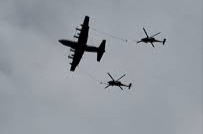 美军两架搜救直升机被伊朗火力击中