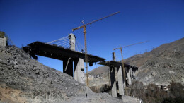 遭美以空袭破坏的伊朗卡拉季大桥