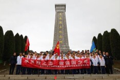 娄底三中附属实验学校开展清明祭扫活动