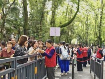 坚守不负春光，温情点亮麓山