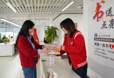 “书送梦想·点亮希望”——中粮可口可乐华中公司开展公益捐书活动