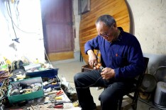 东西坏了找李嗲！八旬老党员的免费维修站开了二十三年