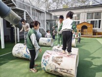烟火泥土里练本领，北京这所幼儿园火了！实地探访回应争议