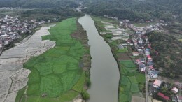 新邵：抢抓农时忙春耕  农技下乡保丰收