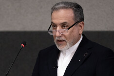 伊朗外长：若袭击停止 未来两周船只可安全通过霍尔木兹海峡