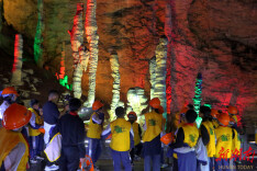 春假掀起研学热，黄龙洞景区“含娃量”大幅攀升