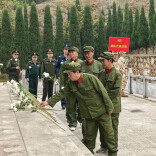 传承是最好的缅怀！一场清明仪式，岳阳各界同祭英烈