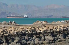 困惑的停火第一天：海峡又被关闭、核计划未来不明，美伊陷解释权之争