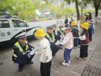 吉首市第十三幼儿园：警园携手护童行  暖心护航伴成长