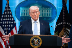 特朗普说美媒披露的伊方10项停战条款是“假新闻”