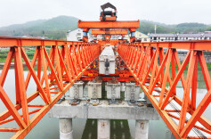 加速建设鄂湘交通新纽带