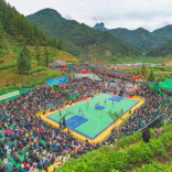 他们把这里当成“第15个乡镇”，一帮就是四年！