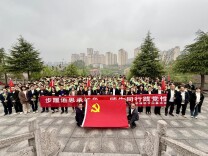 步履追思承红色 师生同行践党性——麻阳苗族自治县第一锦江小学开展清明祭扫活动