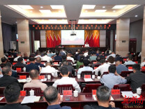 树立和践行正确政绩观学习教育读书班暨岳阳楼区委理论学习中心组2026年第二次集体（扩大）学习举行