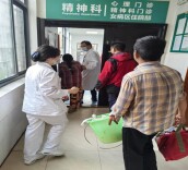 高云社区：多方联动护平安 暖心护送特殊患者就医