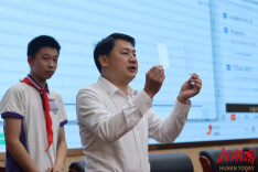 湘潭市雨湖区九华江声中学开展名家进校园活动