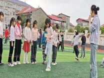 南县武圣宫镇中心小学：传统游戏让课间“热”起来
