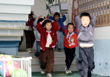 龙山县老干幼儿园安全演练守护幼儿成长