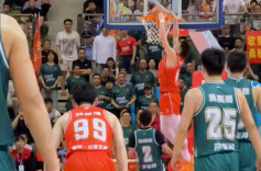 衡阳队主场太燃了！10号廖祥康开启扣篮模式