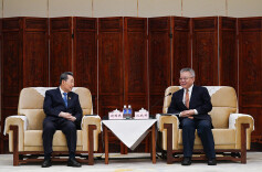 沈晓明会见泰国正大集团资深董事长谢国民一行