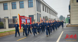 娄底市发改委（市国动办）组织开展“军事日”实践活动