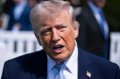 特朗普称美军将封锁任何试图进出霍尔木兹海峡的船只