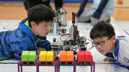 机器人竞赛显身手