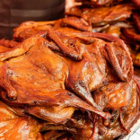 蔡依林后台狂炫，台胞亲临品尝，醴陵酱板鸭连接两岸胃和心