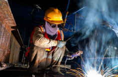 邵永高铁控制性工程刘家院子跨二广高速特大桥连续梁合龙