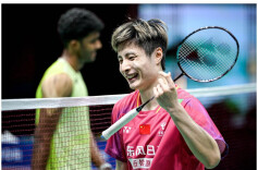 石宇奇首夺羽毛球亚锦赛男单冠军