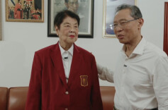 李少芬入选名人堂，钟南山为她穿上礼服：“全家的光荣”