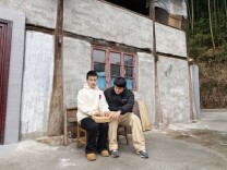 “兵哥哥”的温柔点亮盲少年的心