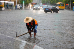 暴雨来袭  抢排保畅