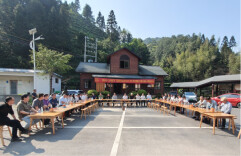 “文学照亮三湘”志愿服务活动走进宜章跳石子