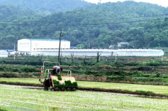 智慧进田间 机械替人力