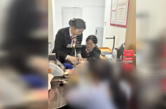 临武一老人4万养老钱发霉成“钱砖”，银行3小时“救”回99%