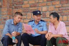 东江湖畔，那一抹温暖的藏蓝