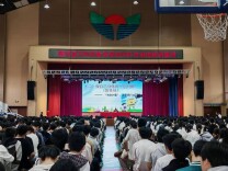 隆回县万和实验学校：以法之名护青春 法治润心助成长