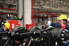 Digital and Intelligent Technologies Empower New Quality Productive Forces