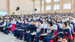 龙山县高级中学：科普宣讲点亮科学梦想